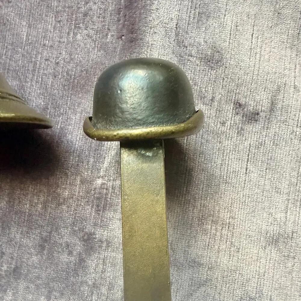 Unbranded detailed figural